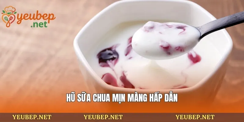 Hũ sữa chua mịn màng hấp dẫn