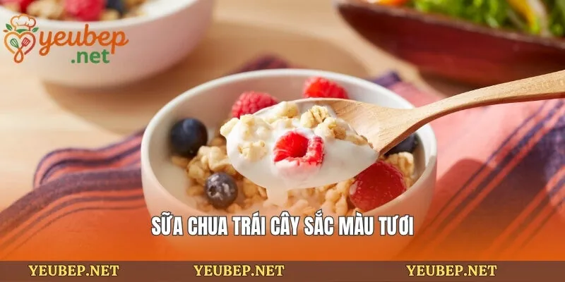 Sữa chua trái cây sắc màu tươi